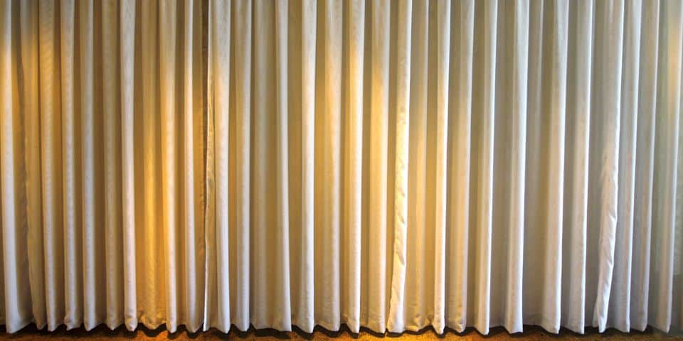 choosing curtains Fabric in Dubai